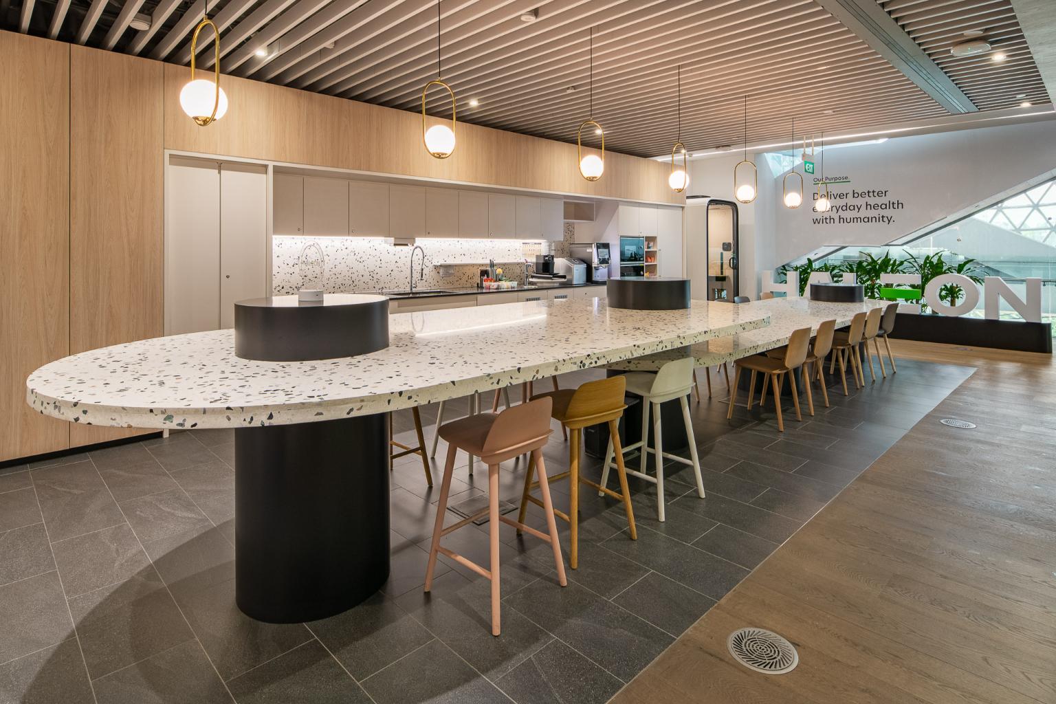 haleon-modern-pantry-with-long-counter